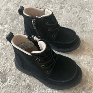 Boys Ugg Boots 9